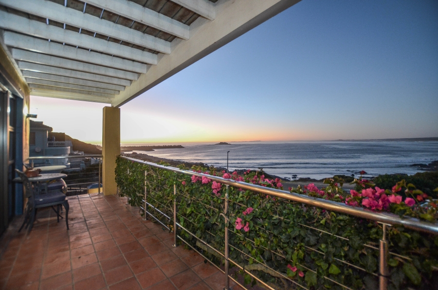 3 Bedroom Property for Sale in Yzerfontein Western Cape